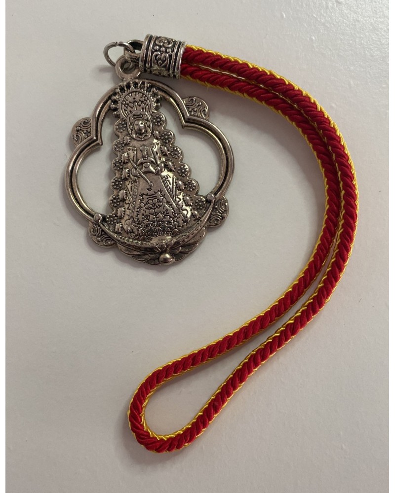 Medalla Rocío cordón pequeño rojo COMPLEMENTOS