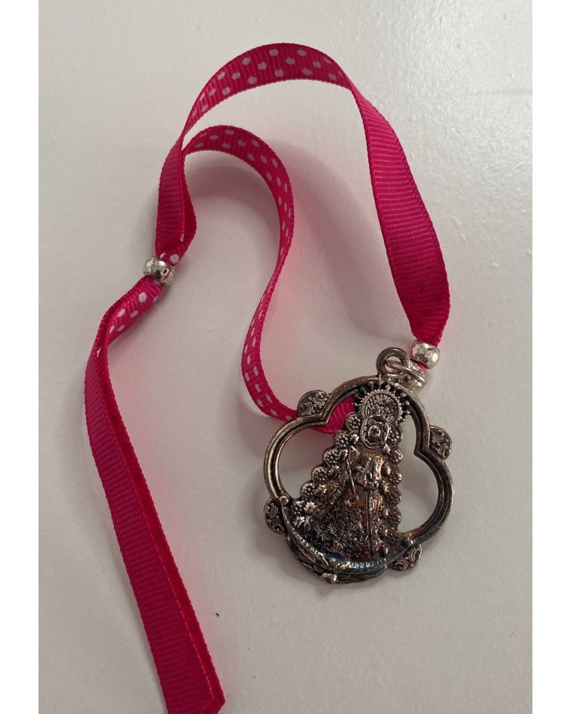 Medalla Rocío colgante con la lazo COMPLEMENTOS