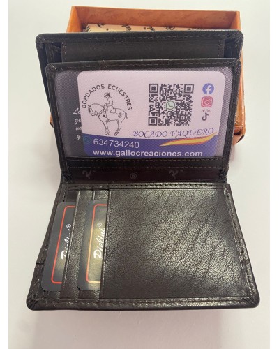 Cartera Marrón Oscura con elástico de bandera Nacional COMPLEMENTOS