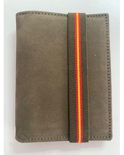 Cartera piel verde con elástico bandera Nacional COMPLEMENTOS